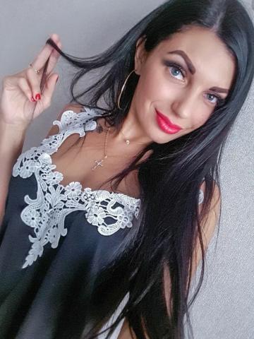 Камилла Реал Красотка Блондинка